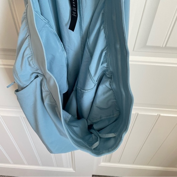 Lululemon T.H.E. Short *Linerless 9" Updated
Pewter Blue size XL - Picture 6 of 7